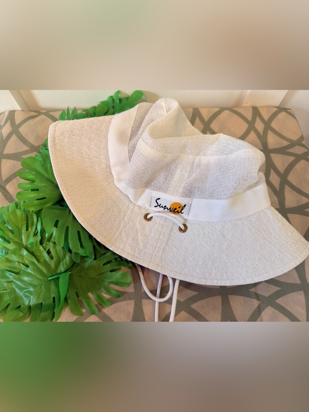 10/$25 • Sunveil Wide Brim Bucket Hat
